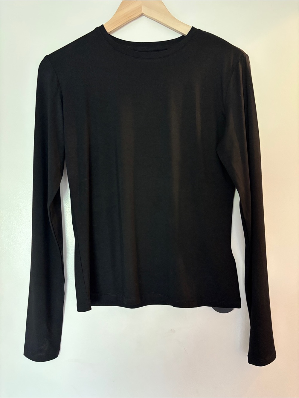 Classic Women's Long-Sleeve Crewneck Top - Black